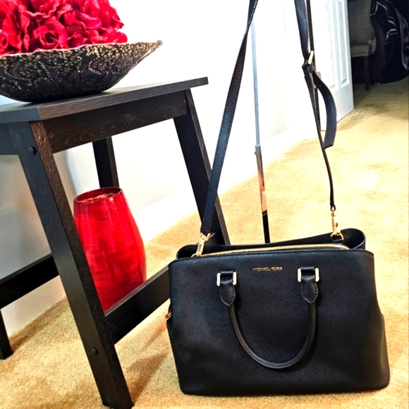 Michael Kors Savannah Medium Saffiano Leather Satchel Tote Bag - Picture 2 of 16